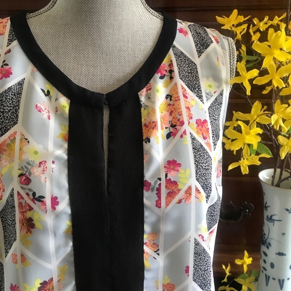 CAbi Grosgrain Floral Geometric Sleeveless Size S